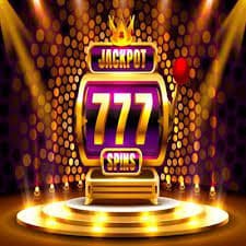Live Baccarat ဇယားပေါ် dealer နှင့် ကစားသမားများ ကဒ်ကြည့်နေသောမြင်ကွင်း